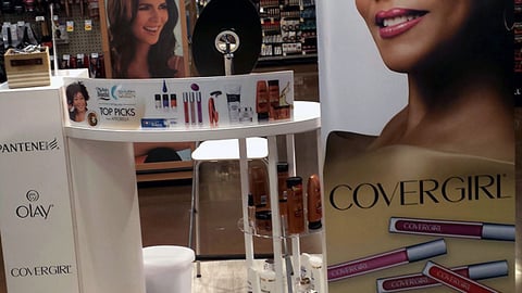 P&G Kroger 'Beauty Fit For A Queen' Displays