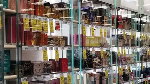 CVS/Pharmacy Y Mas Fragrance Department
