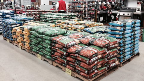 Scotts ‘4-Step Program’ Pallets