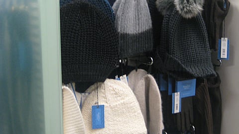 Kohl's Simply Vera Accessories Merchandising