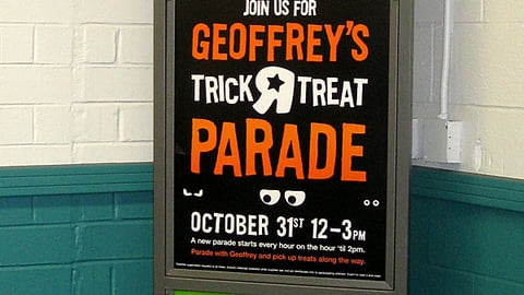 Toys "R" Us Trick "R" Treat Stanchion Sign