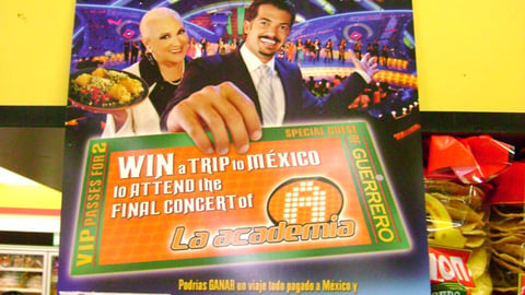Guerrero 'Ganar Sin Cantar' Sweeps Sign
