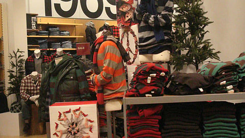 Gap 'Holiday Cheer' Men's Apparel Display