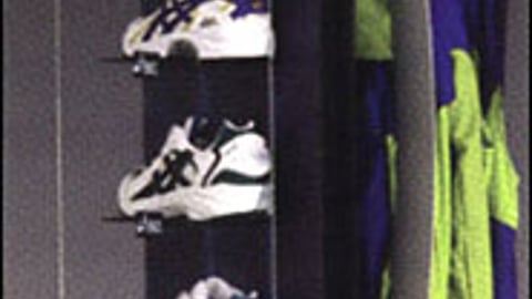 Asics Floorstand