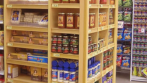 Gia Russa Endcap