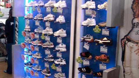 Skechers Wall Display