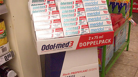 GlaxoSmithKline Odol-med3 Floorstand