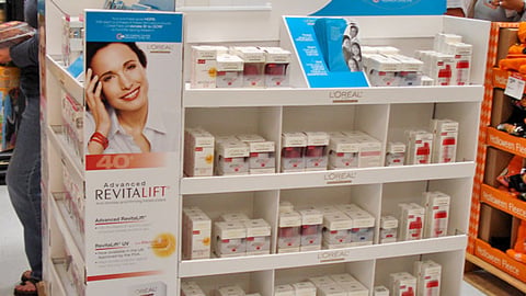 L'Oreal Paris 'Color of Hope' Pallet Display