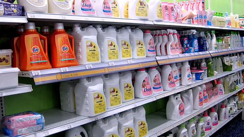 Toys "R" Us Laundry Detergent Merchandising