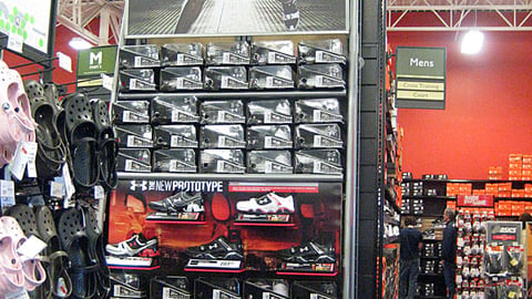  Sports Authority Under Armour Footwear Endcap