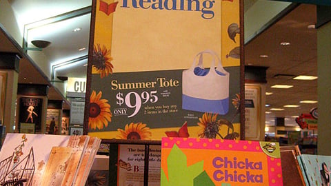 Barnes & Noble 'Summer Reading' Table Sign