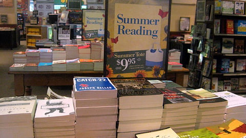 Barnes & Noble 'Summer Reading' Table Sign