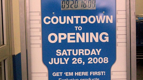 Toys "R" Us 'Star Wars' Countdown Clock