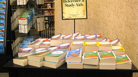Barnes & Noble 'Reference & Study Aids' Table Display