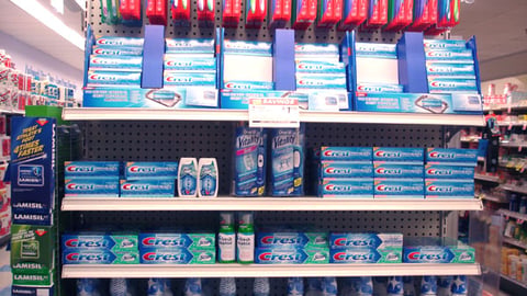 Pathmark Crest Pro-Health Endcap