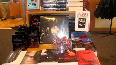 Borders Vampire-Themed Merchandising