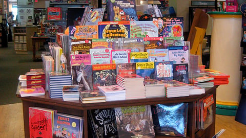 Barnes & Noble Halloween Table Display 