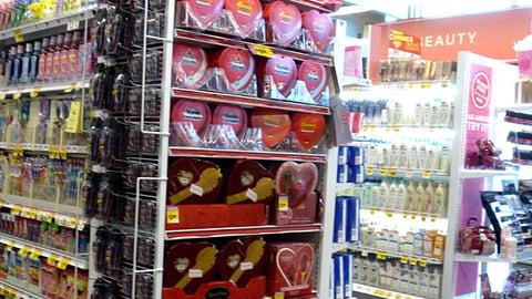 H-E-B Valentine's Day Endcap