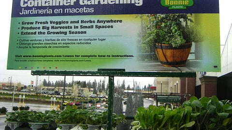 Bonnie Plants Lowe's 'Gardening' Pole Topper