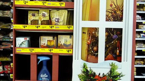 Kroger 'Scents of the Season' Pallet Display