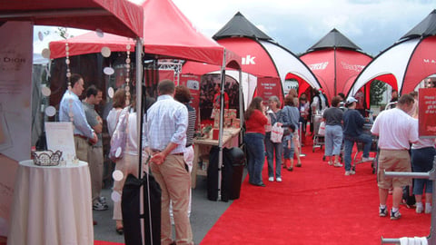 '' People' Live' Red Carpet