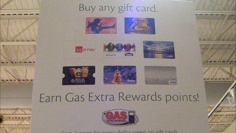 Giant-Carlisle Gift Card Ceiling Sign
