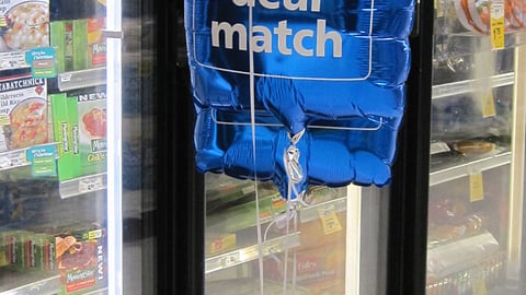 Dominick's 'Deal Match' Balloons