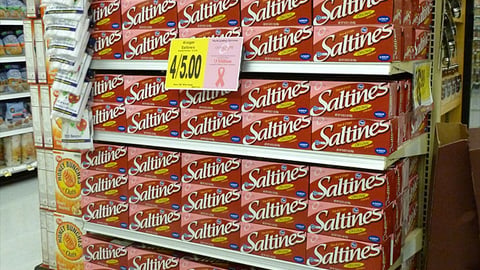 Saltines Kroger 'Giving Hope a Hand' Packaging