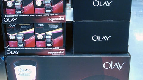 Olay Regenerist Pallet Display