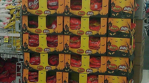 Hershey Halloween Pallet Dislay
