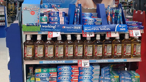 Winn-Dixie Oral Care Endcap