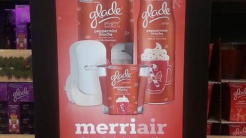 Glade 'Merriair' Walmart Smart Network Ad