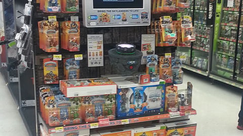 Walmart 'Skylanders: Giants' Interactive Endcap