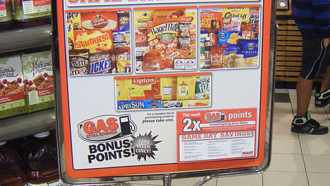 Giant-Carlisle 'Game Day Savings' Stanchion