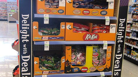 Walgreens 'Delight With Deals' Candy Endcap