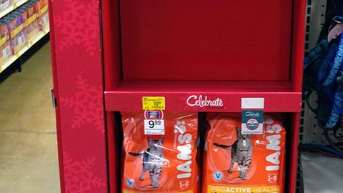 Iams PetSmart 'Celebrate' Quarter Pallet