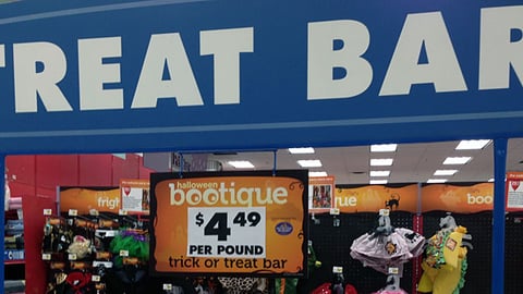 Petco 'Halloween Bootique' Sign