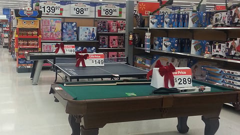 Walmart 'Big Gift' Merchandising