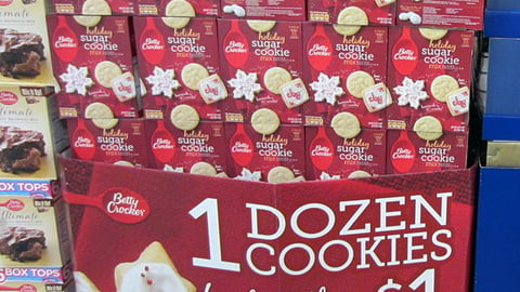 Betty Crocker '1 Dozen Cookies' Pallet Display