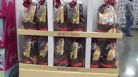 Burt's Bees Holiday Gift Pack Pallet