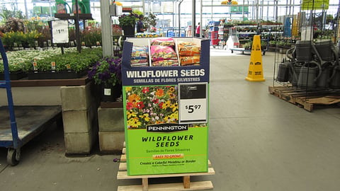 Pennington Lowe's Pallet Display