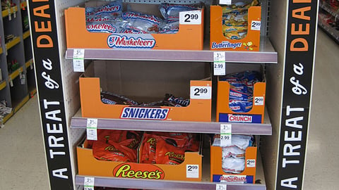 Walgreens 'Treat of a Deal' Endcap