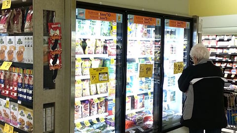 Dominick's 'Cool Deals, Easy Meals' Freezer Endcap Display