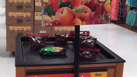 Walmart 'Fresh, Quality Produce' Pole Topper