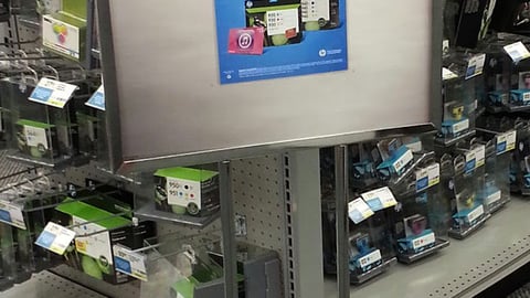 Staples HP Incentive Stanchion