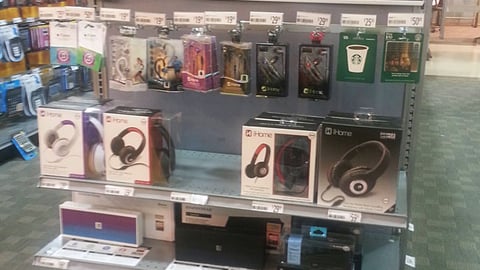 OfficeMax 'Make Some Noise on Campus' Endcap