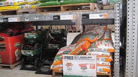 Scotts Turf Builder Home Depot 'Free Garden Hose' Pallet