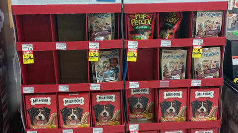 Big Heart Pet Brands 'Tastiest Gift' Pallet Display