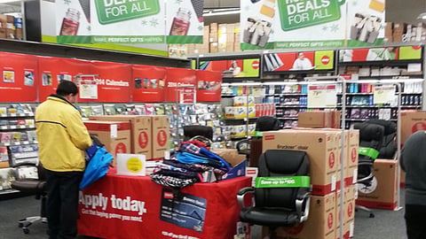 Staples 'Holiday Deals' Ceiling Banners