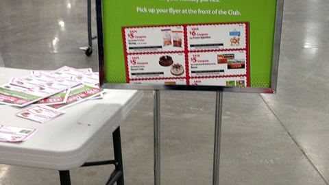 BJ's 'Holiday Cha-ching' Stanchion Sign